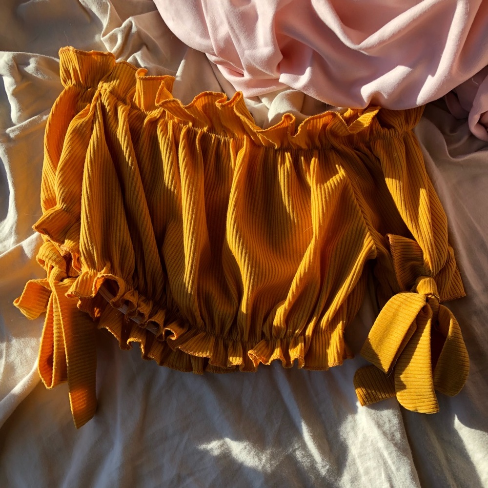Off shoulder mustard crop top
